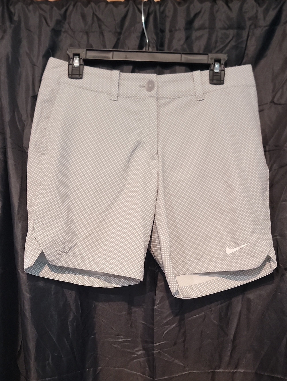 Nike Women’s Light Gray Dotted Athletic Shorts